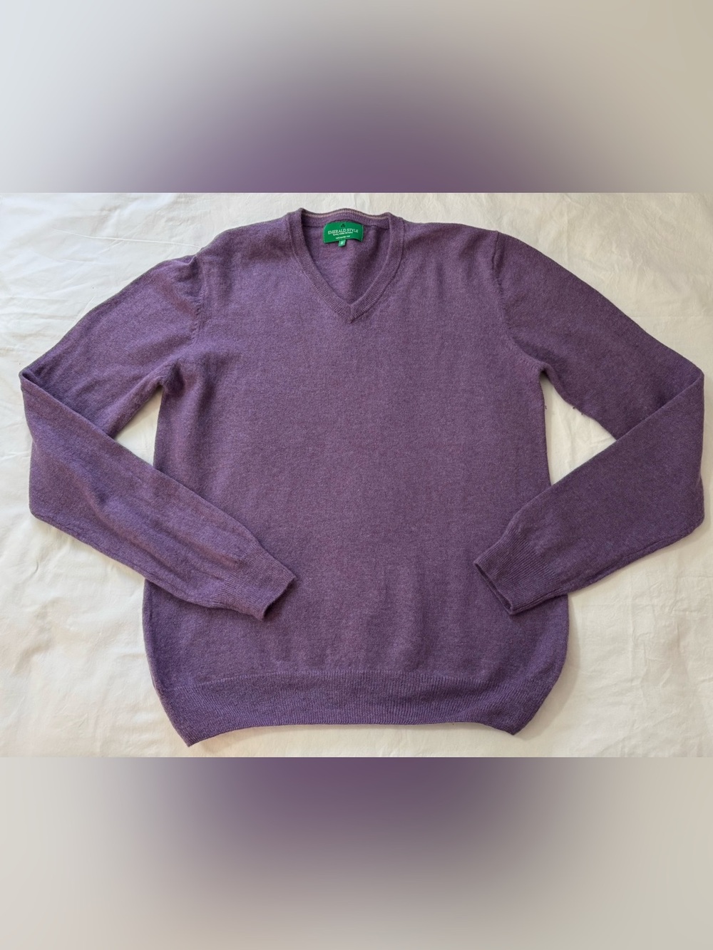 Emerald Style Mens Medium Sweater 100% Lambs Wool V-Neck Purple